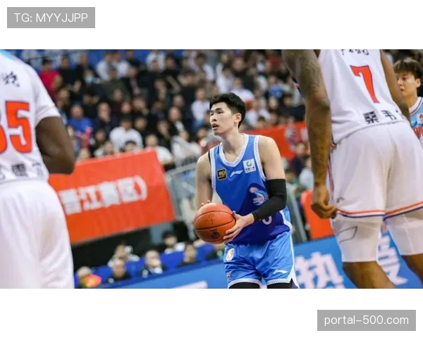 邹阳25分10篮板福建锋线 对阵北京展现全面进攻能力